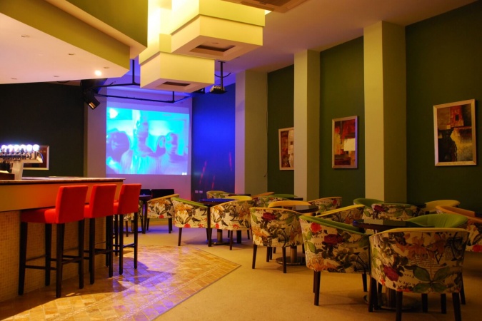 Bar